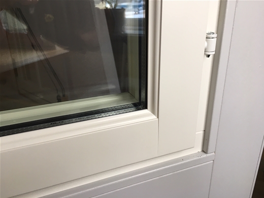 Bågdetalj på vårat 2+1fönster