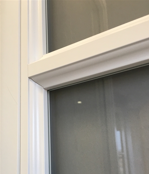 Vacker invändig allmogeprofilerad spröjs